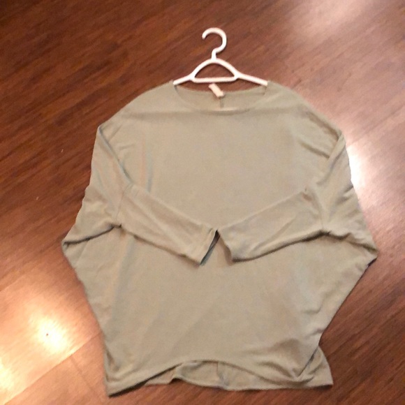 💕Two for $30💕Jolie Pale Green Top - Picture 3 of 4